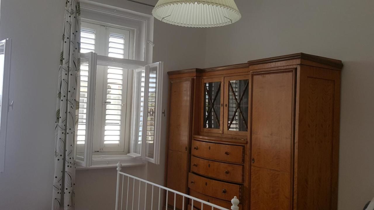 Проживание в семье Room next to Porto Montenegro Тиват