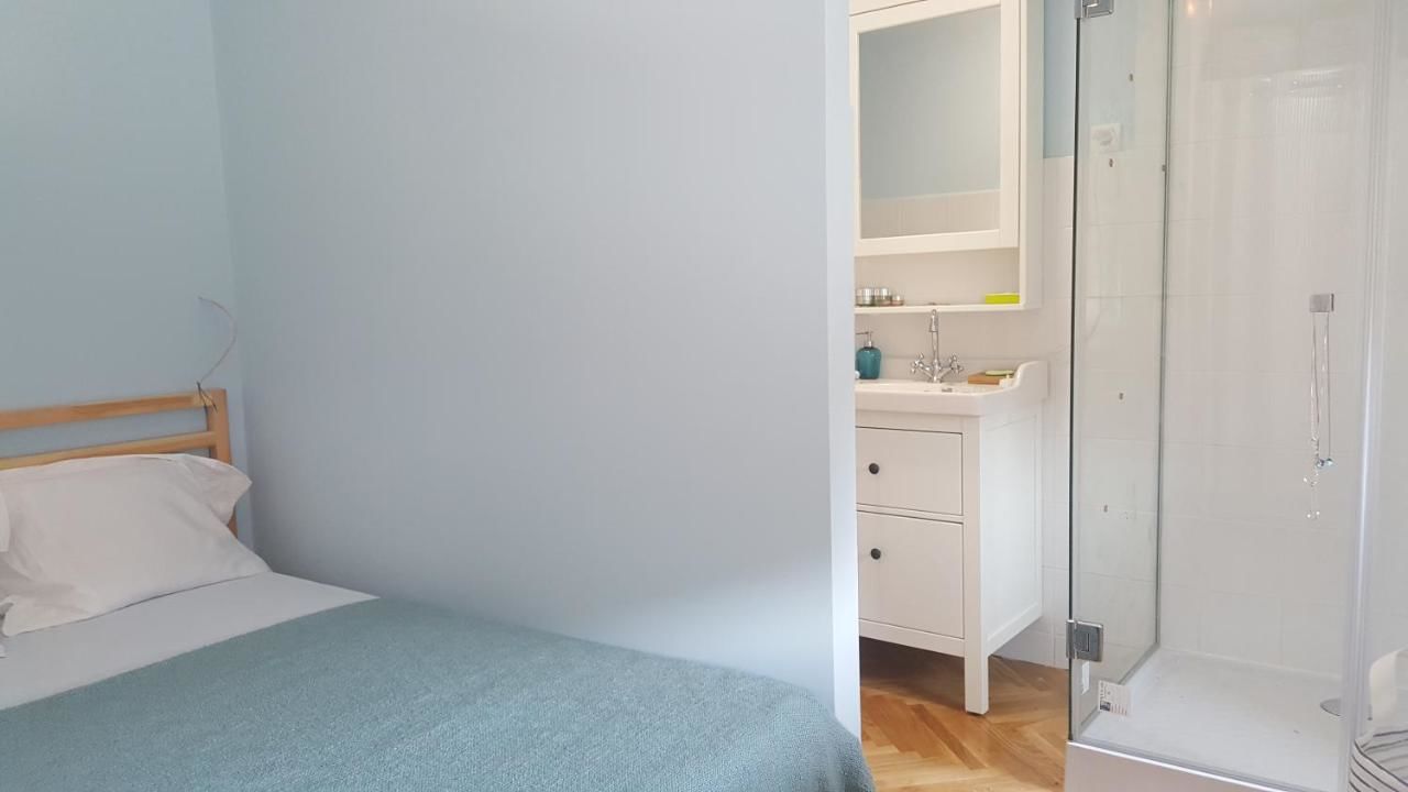 Проживание в семье Room next to Porto Montenegro Тиват