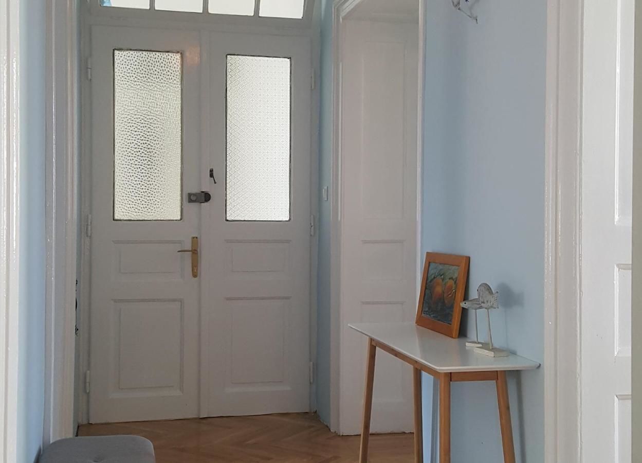 Проживание в семье Room next to Porto Montenegro Тиват