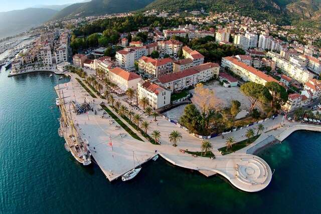 Проживание в семье Room next to Porto Montenegro Тиват-35
