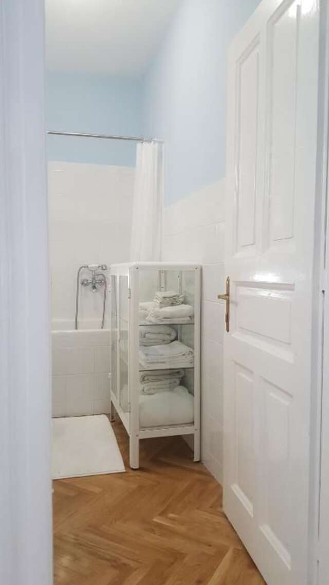 Проживание в семье Room next to Porto Montenegro Тиват-54